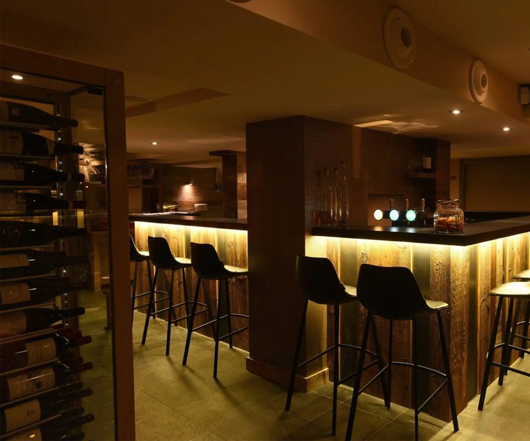 The bar at Hôtel La Tovière