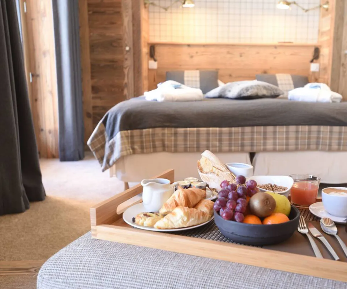 Breakfast served in a La Tovière guest room